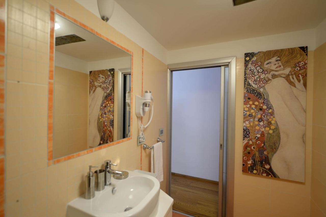 Campo De Fiori Relais Aparthotel โรม ภายนอก รูปภาพ
