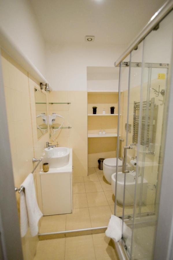 Campo De Fiori Relais Aparthotel โรม ภายนอก รูปภาพ